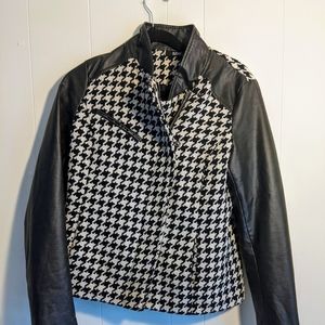 a.n.a cropped Bomber jacket size medium black & Wh